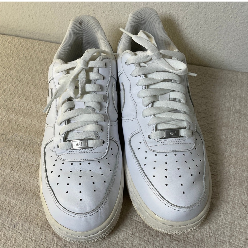 Nike Air Force 1 07 Triple White Low Top Sneakers DD8959-100 Women's Size 10